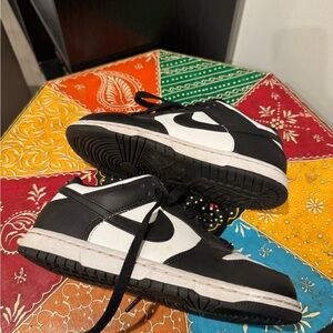 Nike Panda Dunks